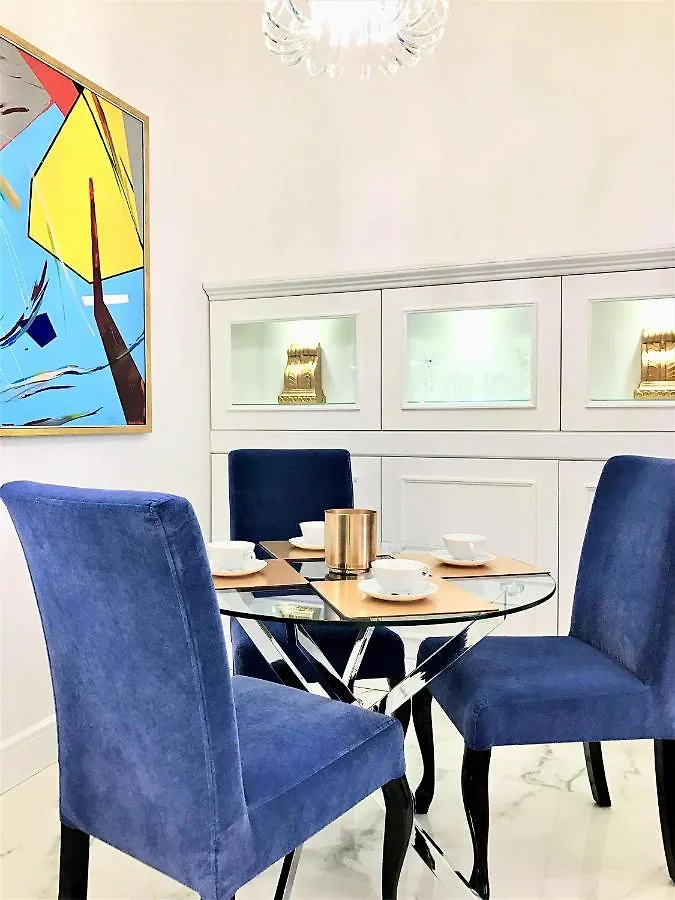アパートホテル Luxury Apartments Mondrian Market Square III ワルシャワ ポーランド