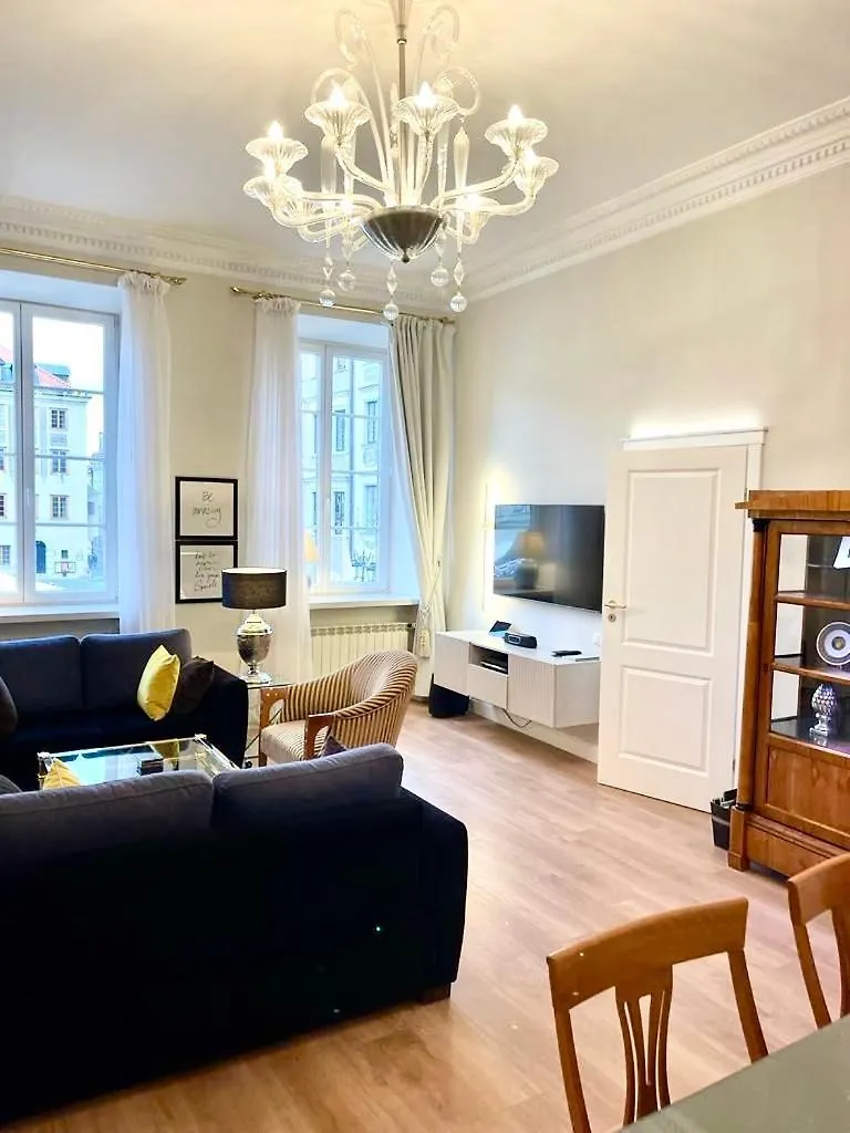 Luxury Apartments Mondrian Market Square III ワルシャワ アパートホテル