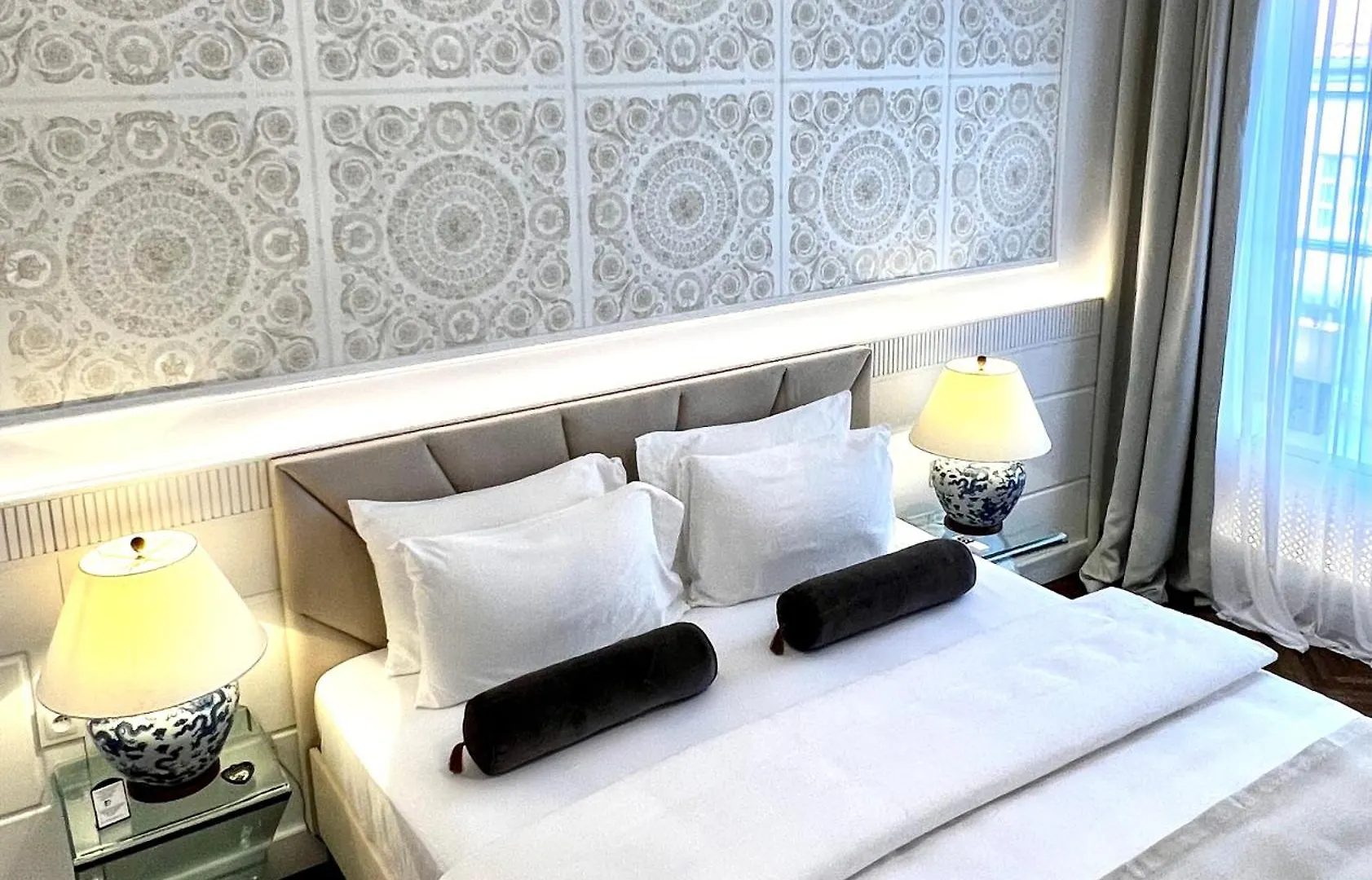 Luxury Apartments Mondrian Market Square III ワルシャワ 0*,