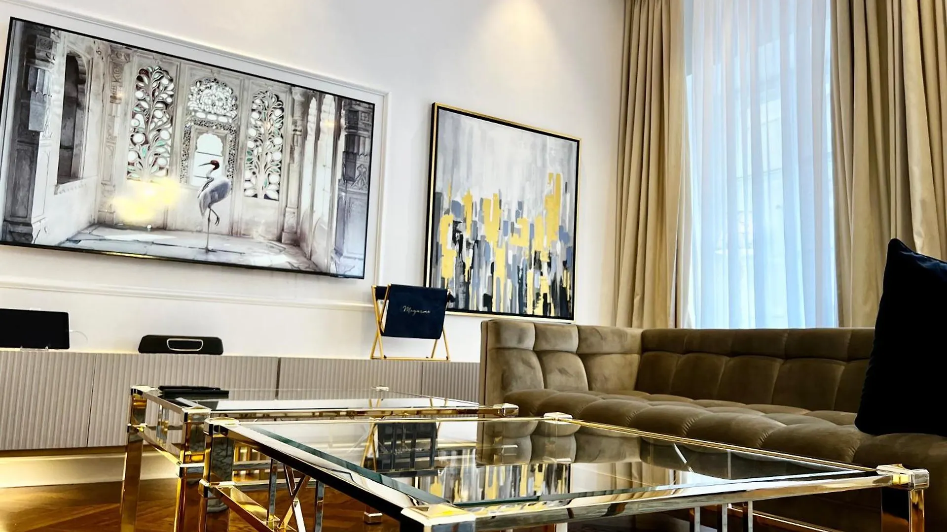 アパートホテル Luxury Apartments Mondrian Market Square III ワルシャワ ポーランド