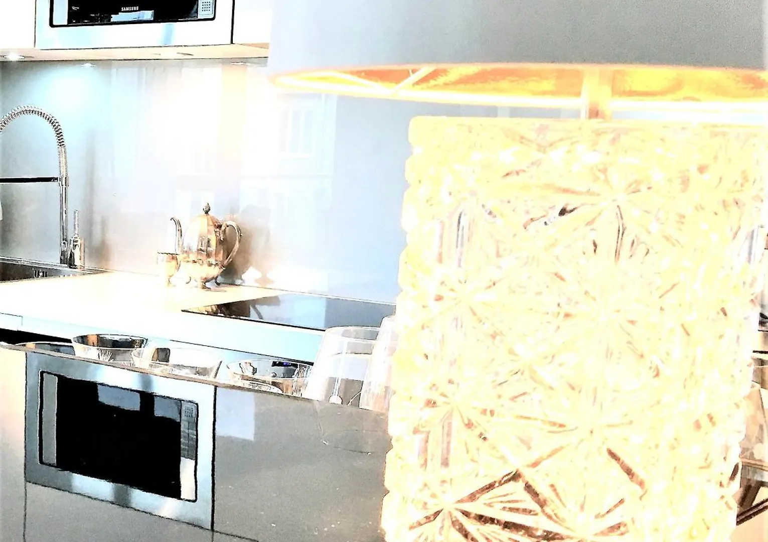 アパートホテル Luxury Apartments Mondrian Market Square III ワルシャワ ポーランド