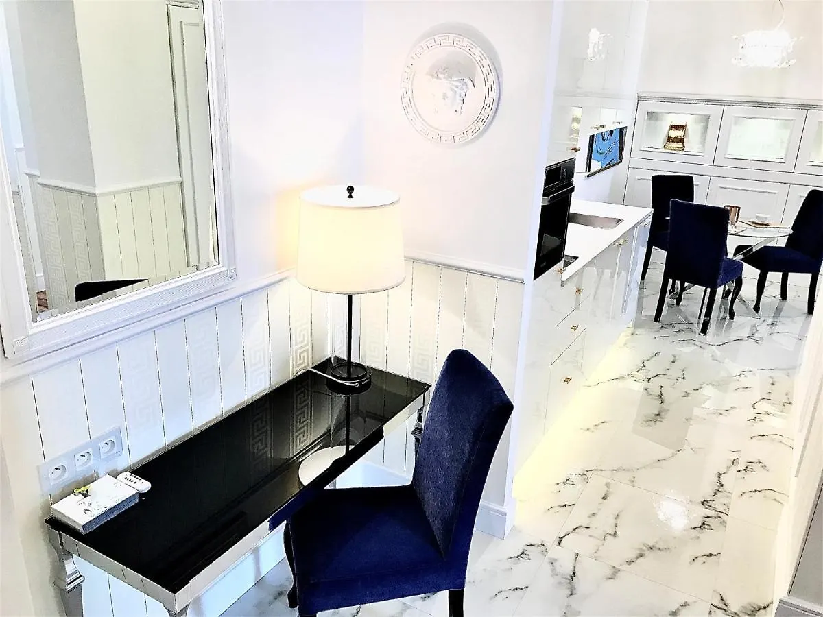 Luxury Apartments Mondrian Market Square III Varsovia