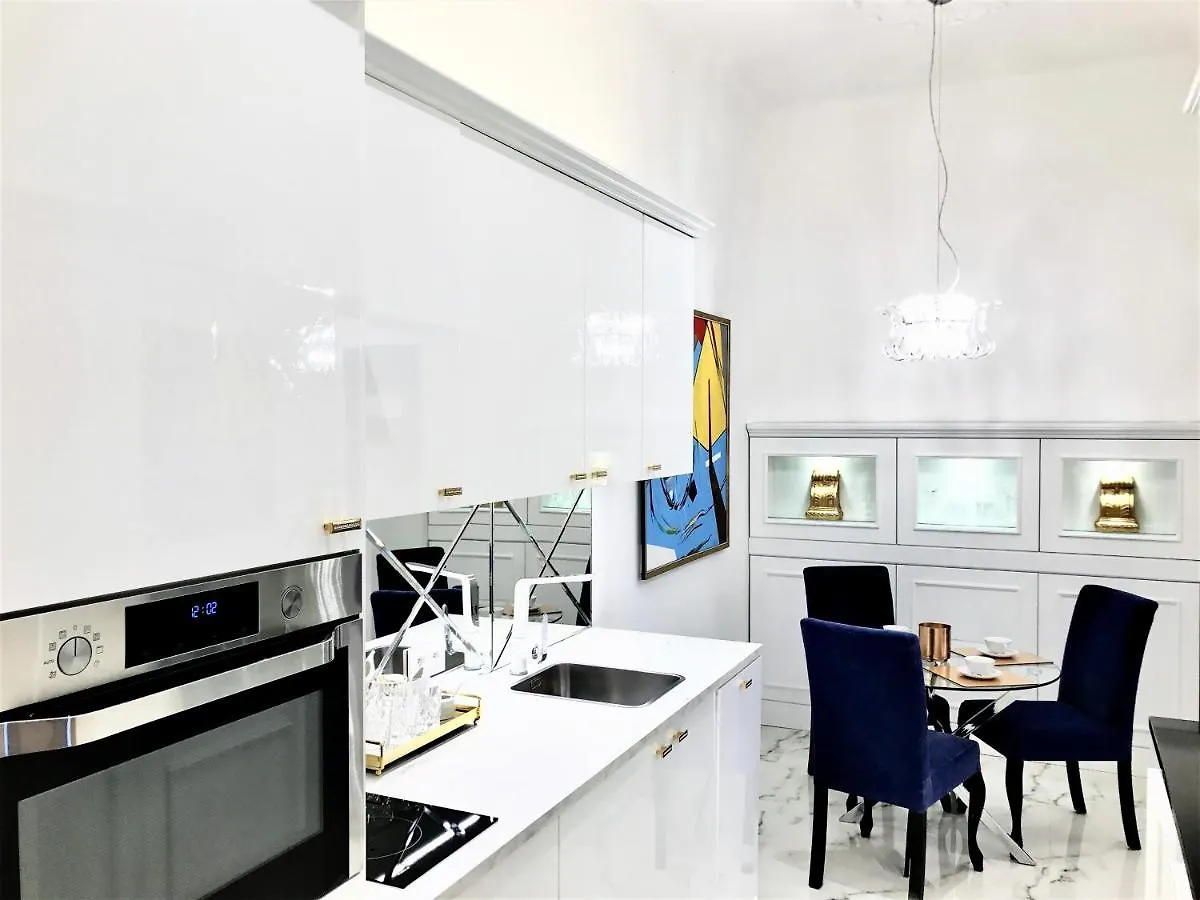 Luxury Apartments Mondrian Market Square III Varsovia