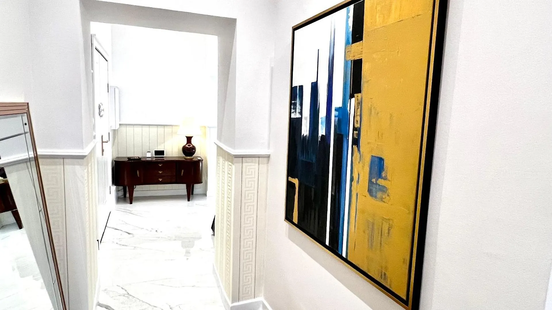 Luxury Apartments Mondrian Market Square III Varsovia 0*,  Polonia