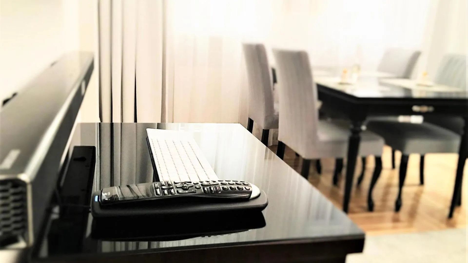 Apartahotel Luxury Apartments Mondrian Market Square III Varsovia Polonia